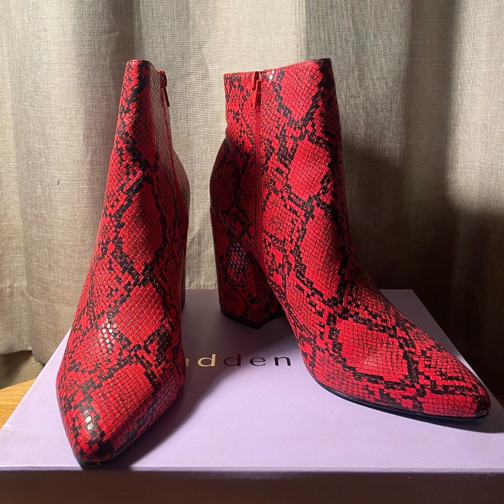 Madden Girl Red Meeko Boots Size 9.5